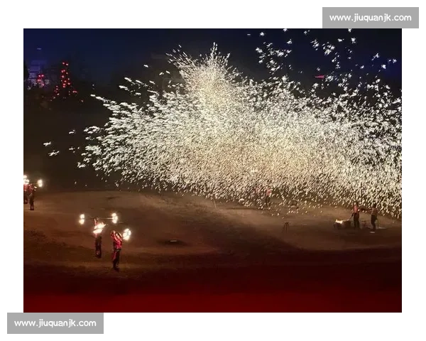 网红达人助阵村 BA 环江非遗打铁花燃爆夏夜